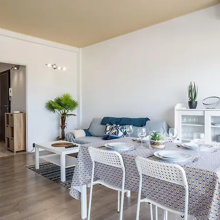 Bright Cocoon With Sea Views *